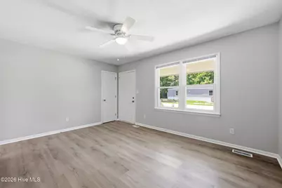 101 N Water Street, Bayboro, NC 28515 - Photo 8