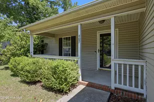 409 Spring Dr, Jacksonville, NC 28540 - Photo 2