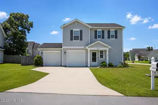 900 Haystack Ln, Jacksonville, NC 28546 - Photo 1