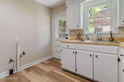 209 N Thompson Street, Whiteville, NC 28472 - Photo 10