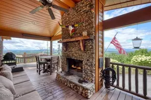 628 Madison Ln, Brasstown, NC 28902 - Photo 92