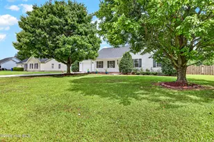 116 Annie Rd, Richlands, NC 28574 - Photo 2