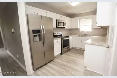103 Eastgate Drive, Jacksonville, NC 28540 - Photo 8