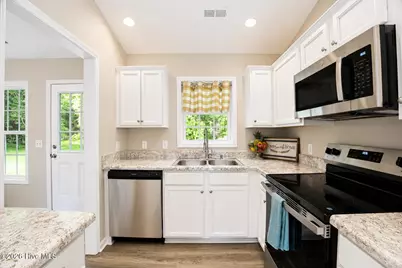 506 Southwest Ridge Drive, Richlands, NC 28574 - Photo 14