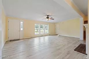 195 Bellhammon Forest Dr, Rocky Point, NC 28457 - Photo 6