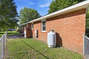 526 N A St, Bridgeton, NC 28519 - Photo 36