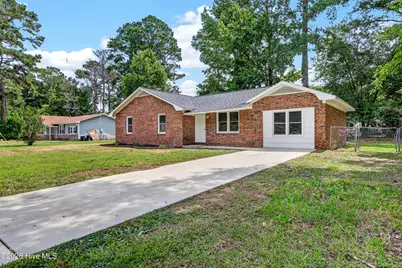 416 Kenwood Drive, Jacksonville, NC 28540 - Photo 2