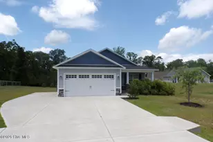 127 Waterford Way, Maysville, NC 28555 - Photo 2