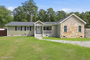 407 Bradford Dr, New Bern, NC 28560 - Photo 1