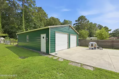 407 Bradford Drive, New Bern, NC 28560 - Photo 4