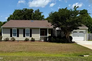 119 E Ivybridge Dr, Hubert, NC 28539 - Photo 2