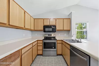 627 S Hampton Drive, Jacksonville, NC 28546 - Photo 12