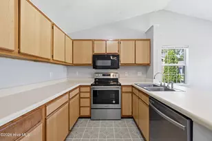 627 S Hampton Dr, Jacksonville, NC 28546 - Photo 12