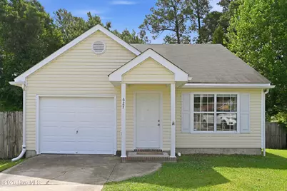 627 S Hampton Drive, Jacksonville, NC 28546 - Photo 2