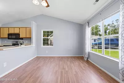 627 S Hampton Drive, Jacksonville, NC 28546 - Photo 8