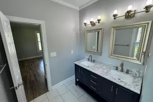 702 N Charlotte St, Washington, NC 27889 - Photo 18