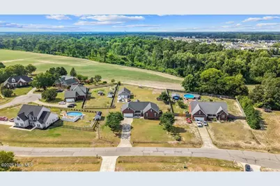 105 Pointe Drive, La Grange, NC 28551 - Photo 16