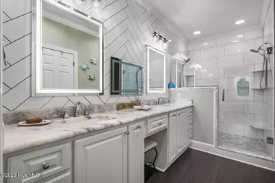 105 Pointe Drive, La Grange, NC 28551 - Photo 12