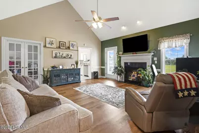 105 Pointe Drive, La Grange, NC 28551 - Photo 4