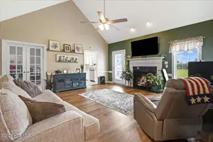 105 Pointe Dr, La Grange, NC 28551 - Photo 4