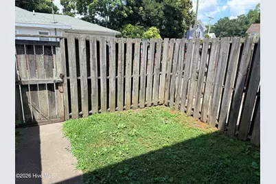 608 W Church Street, Elizabeth City, NC 27909 - Photo 16
