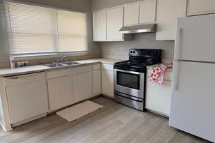 608 W Church St, Elizabeth City, NC 27909 - Photo 4