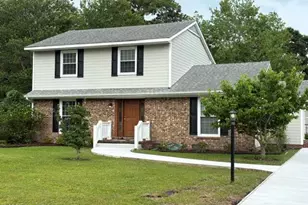 700 Robin Rd, Morehead City, NC 28557 - Photo 2