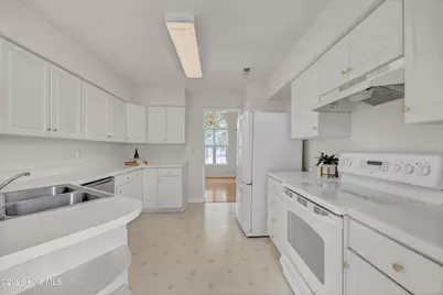 5421 Whaler Way, Wilmington, NC 28409 - Photo 10