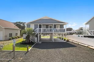 105 Starfish Dr, Holden Beach, NC 28462 - Photo 2