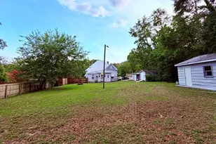 314 Oak Ave, Hamlet, NC 28345 - Photo 6