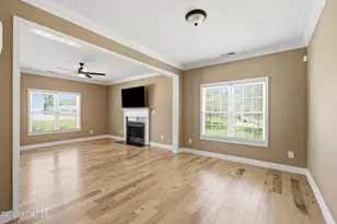 306 Oak Ridge Ct, Swansboro, NC 28584 - Photo 10
