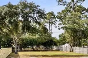 1015 N Caswell Ave, Southport, NC 28461 - Photo 6