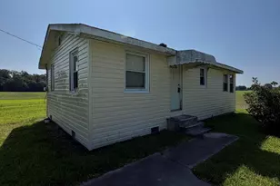 2217 Harvey Point Rd, Hertford, NC 27944 - Photo 2