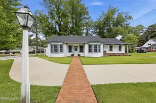 1615 Parkview Dr, Elizabeth City, NC 27909 - Photo 1