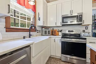 105 Forest Ln, Swansboro, NC 28584 - Photo 10