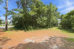 632 E Ocean Rd, Holly Ridge, NC 28445 - Photo 36