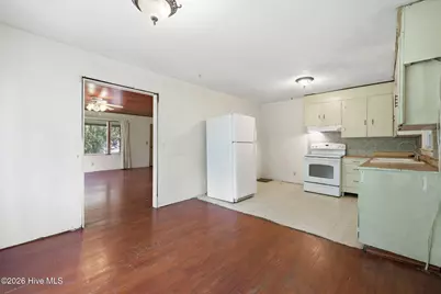 632 E Ocean Road, Holly Ridge, NC 28445 - Photo 8