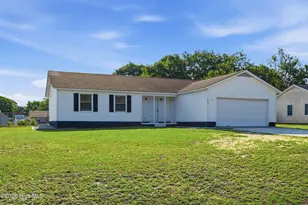 519 Sand Ridge Rd, Hubert, NC 28539 - Photo 2