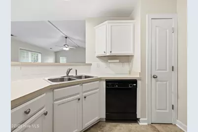 303 Brunswick Drive, Jacksonville, NC 28546 - Photo 16