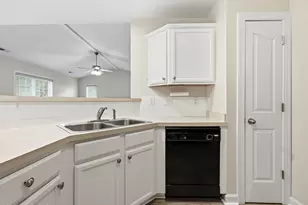 303 Brunswick Dr, Jacksonville, NC 28546 - Photo 16