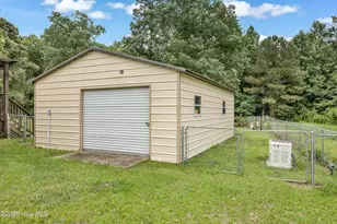 129 Aberdeen Ln, Jacksonville, NC 28540 - Photo 2