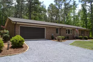 861 Hawthorne Dr, Vass, NC 28394 - Photo 2
