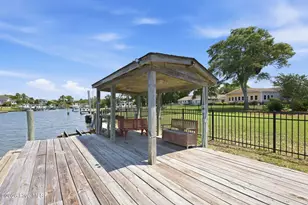 220 Club Point Dr, Cape Carteret, NC 28584 - Photo 44