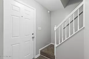 108 Meadowview Ct, Jacksonville, NC 28546 - Photo 6