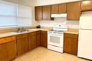 606 W Church St, Elizabeth City, NC 27909 - Photo 4