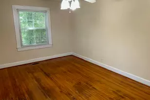 704 E 3rd St, Greenville, NC 27858 - Photo 10