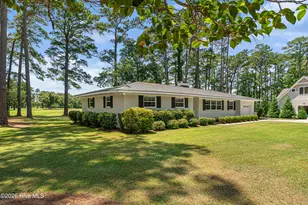 1705 River Dr, Morehead City, NC 28557 - Photo 2
