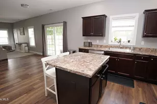 112 S Sea St, Jacksonville, NC 28546 - Photo 10