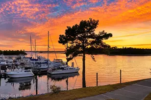 2213 Harbourside Dr, New Bern, NC 28560 - Photo 2