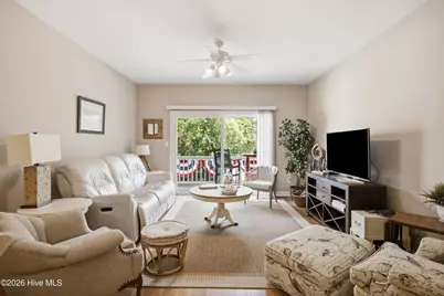610 W Brown Street #Apt E, Southport, NC 28461 - Photo 2
